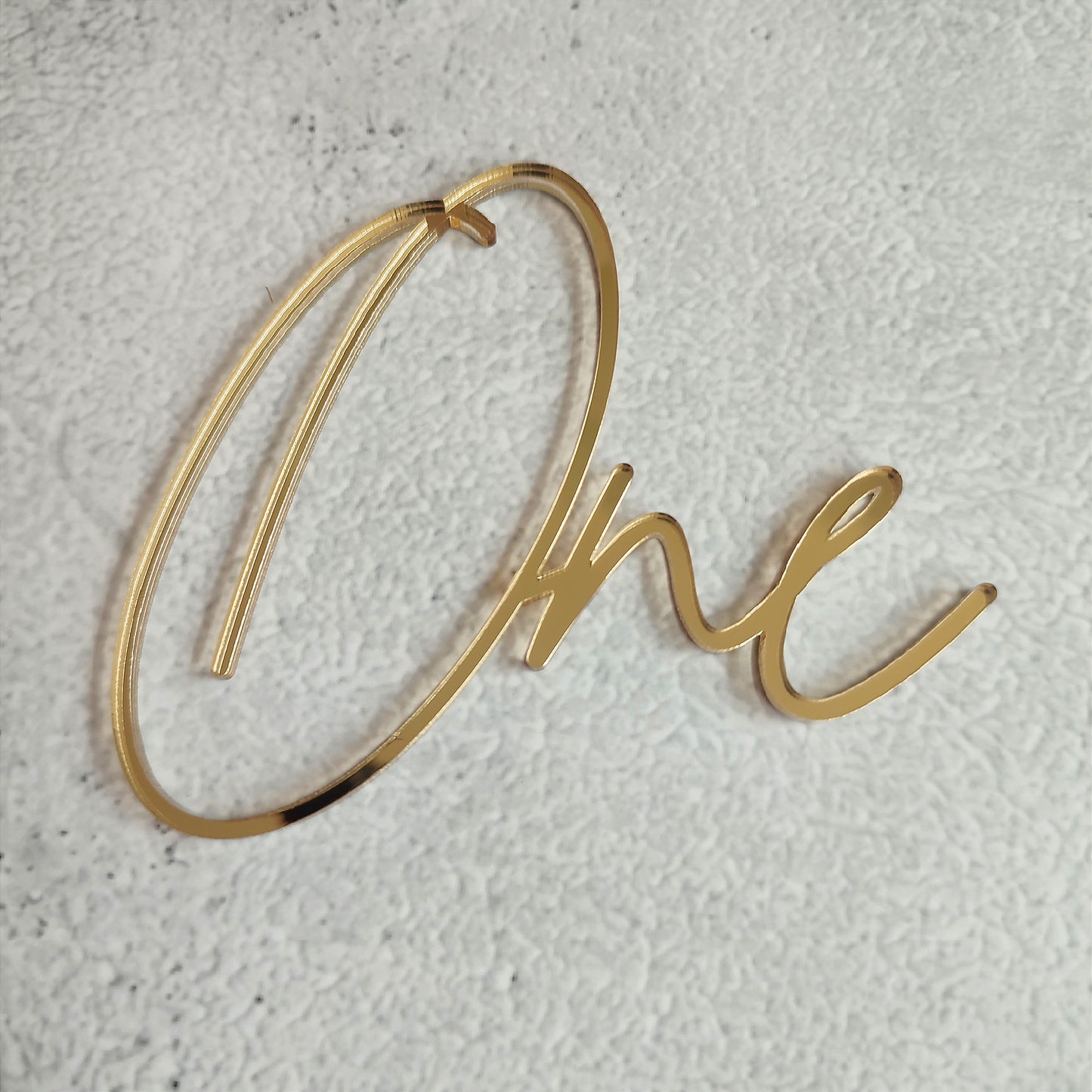 Topper acrílico "One" frontal