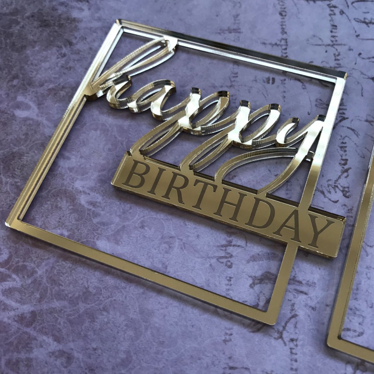 Topper acrílico Happy Birthday frontal