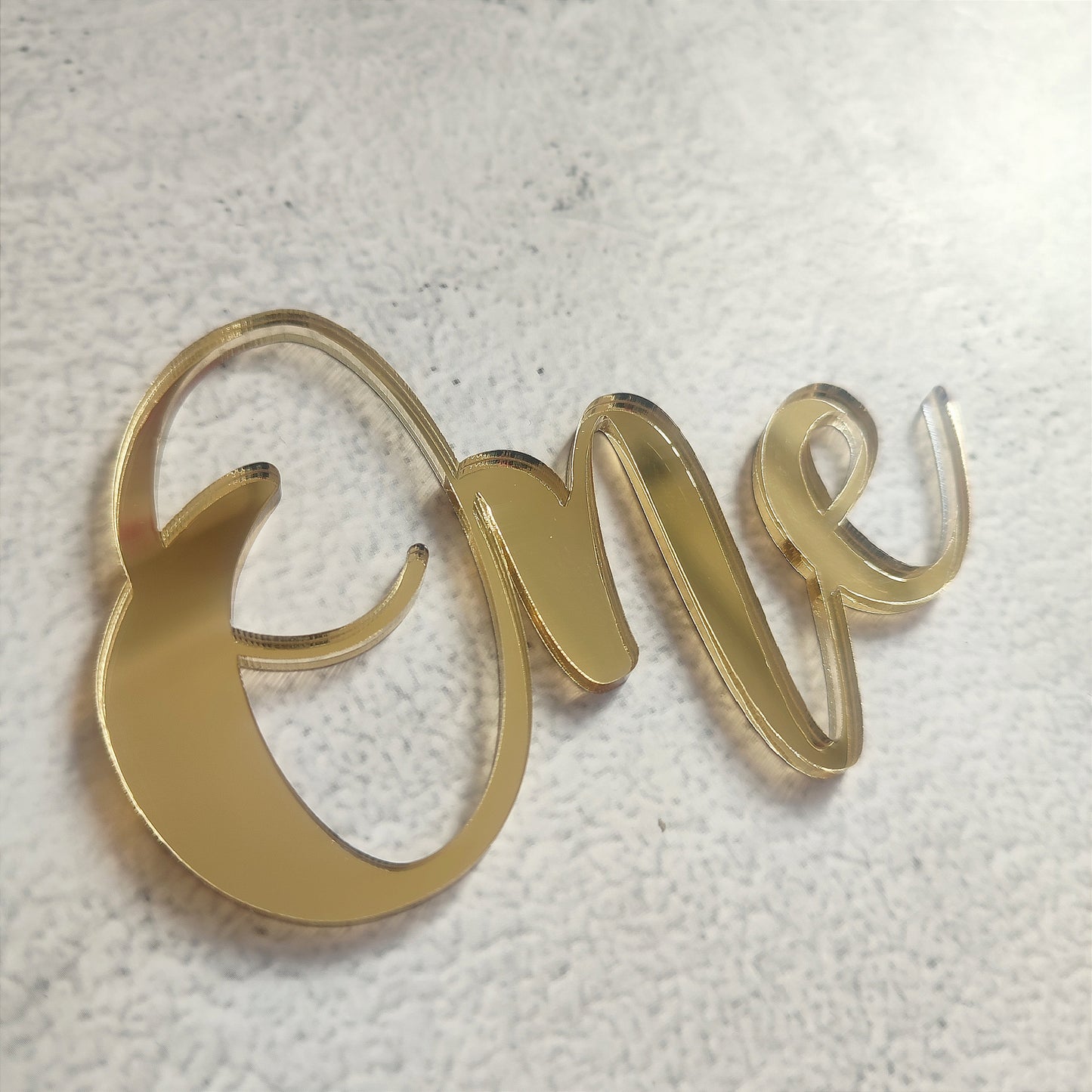 Topper acrílico "One" frontal