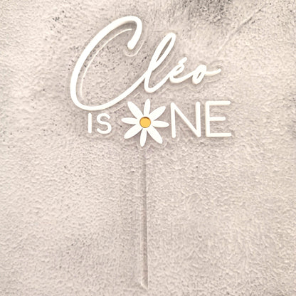 Topper acrílico "*Nome* is One"
